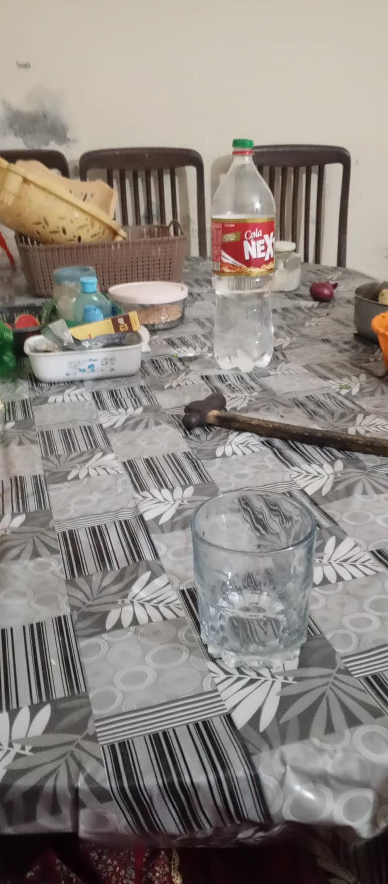 dinner table 0