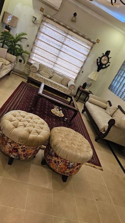 Sofa’s and table