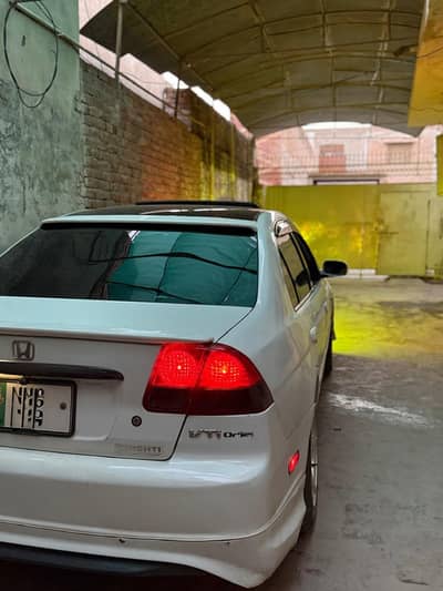 Honda Civic Oriel 2004