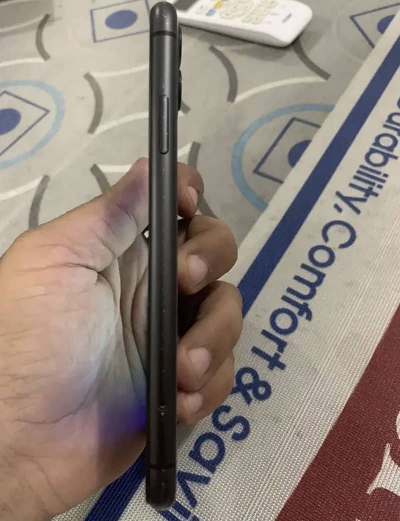iPhone 11 2
