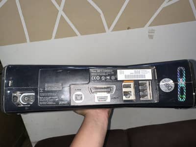 Xbox 360 Slim original console || wireless controller|| geniun condi