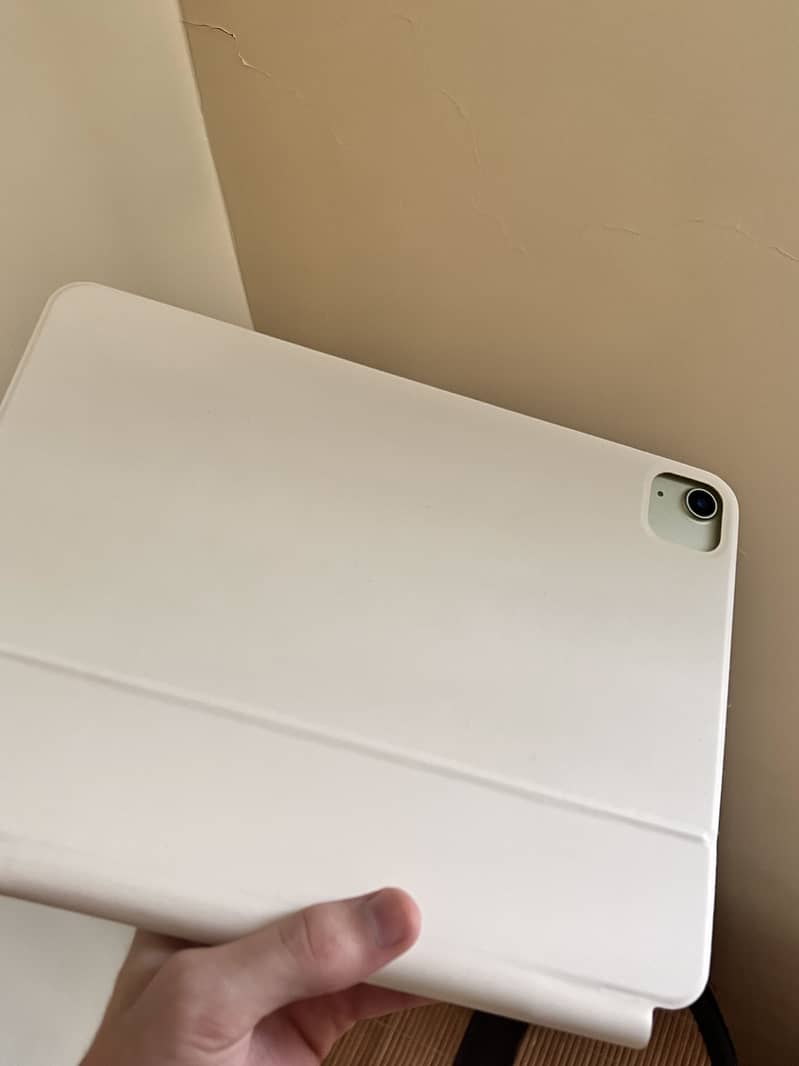 Ipad magic keyboard. 11