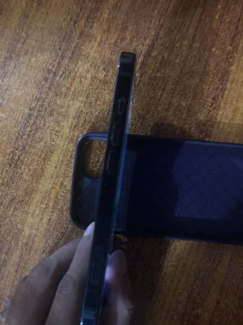 iphone 14jv 4