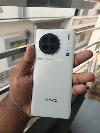 Vivo X90s