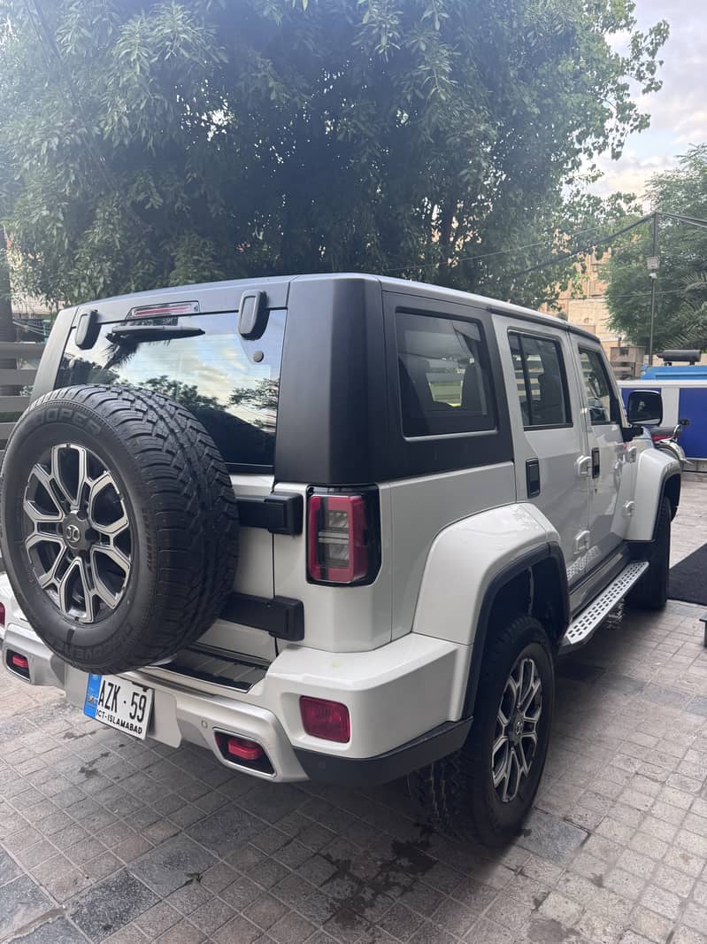 BAIC BJ40 Plus 2022 3