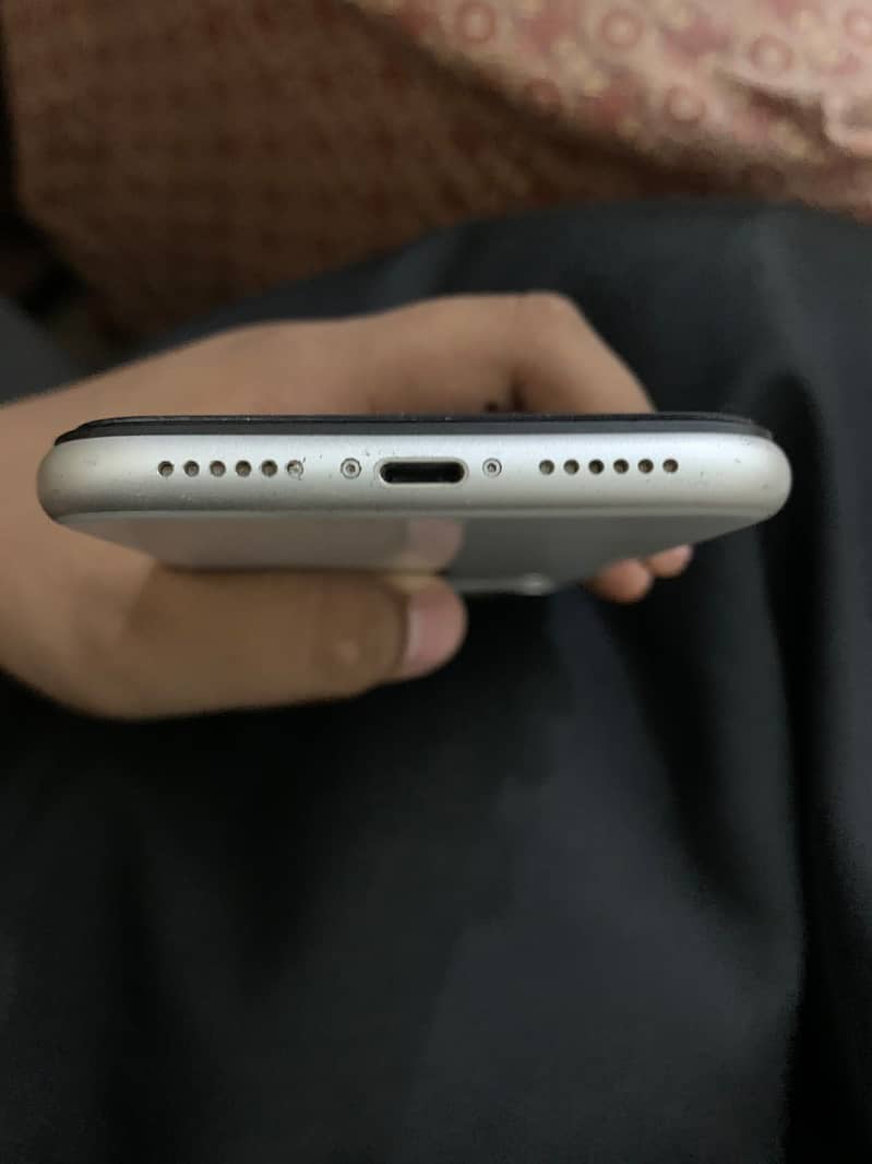 Apple iPhone 11 6