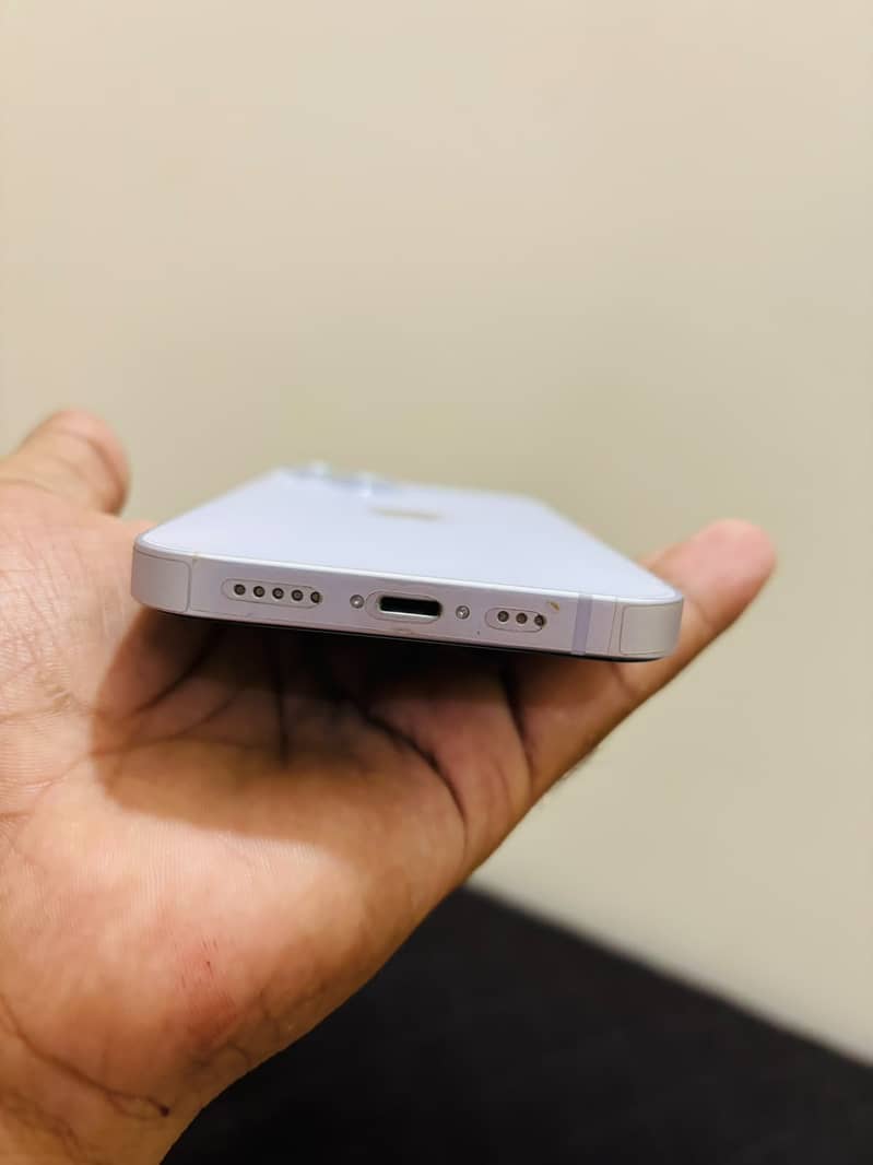 Apple iPhone 14 4