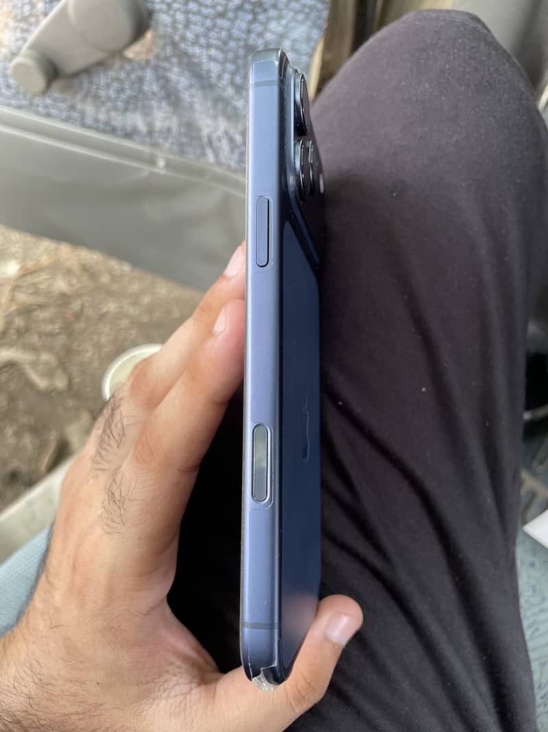 Apple iPhone 17 Pro Max 1