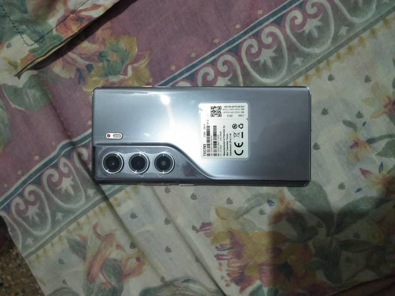 Tecno CAMON 40 Pro 1