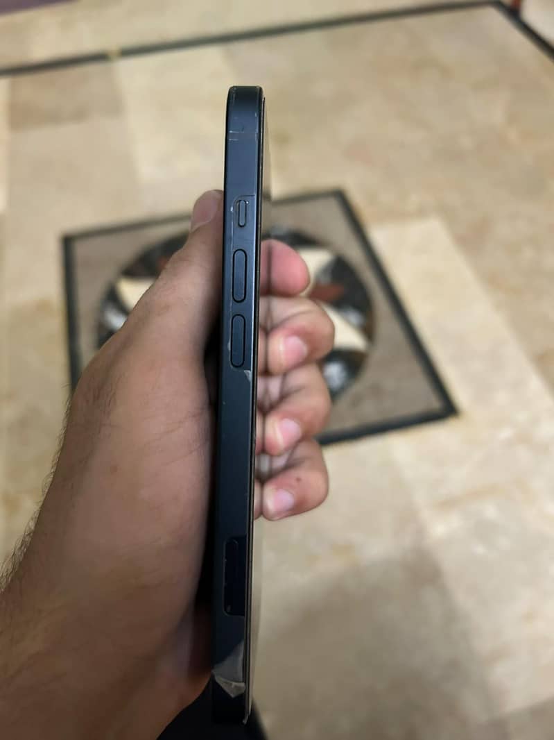 Apple iPhone 13 mini 2