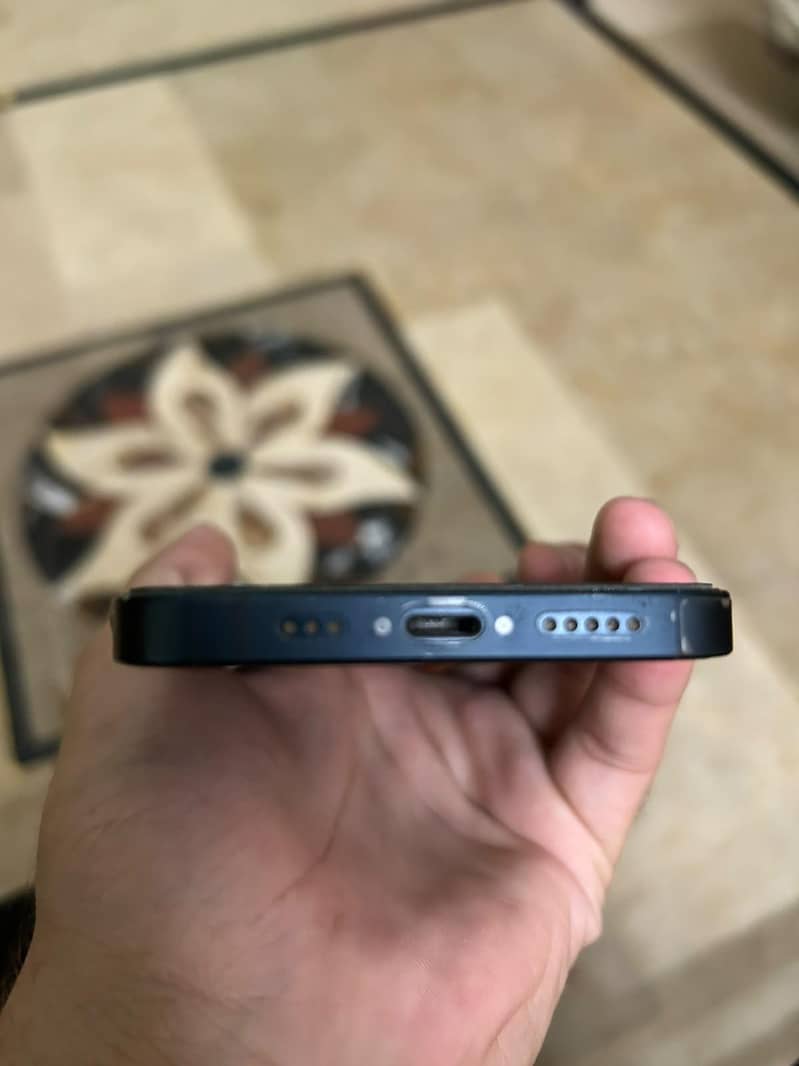 Apple iPhone 13 mini 4