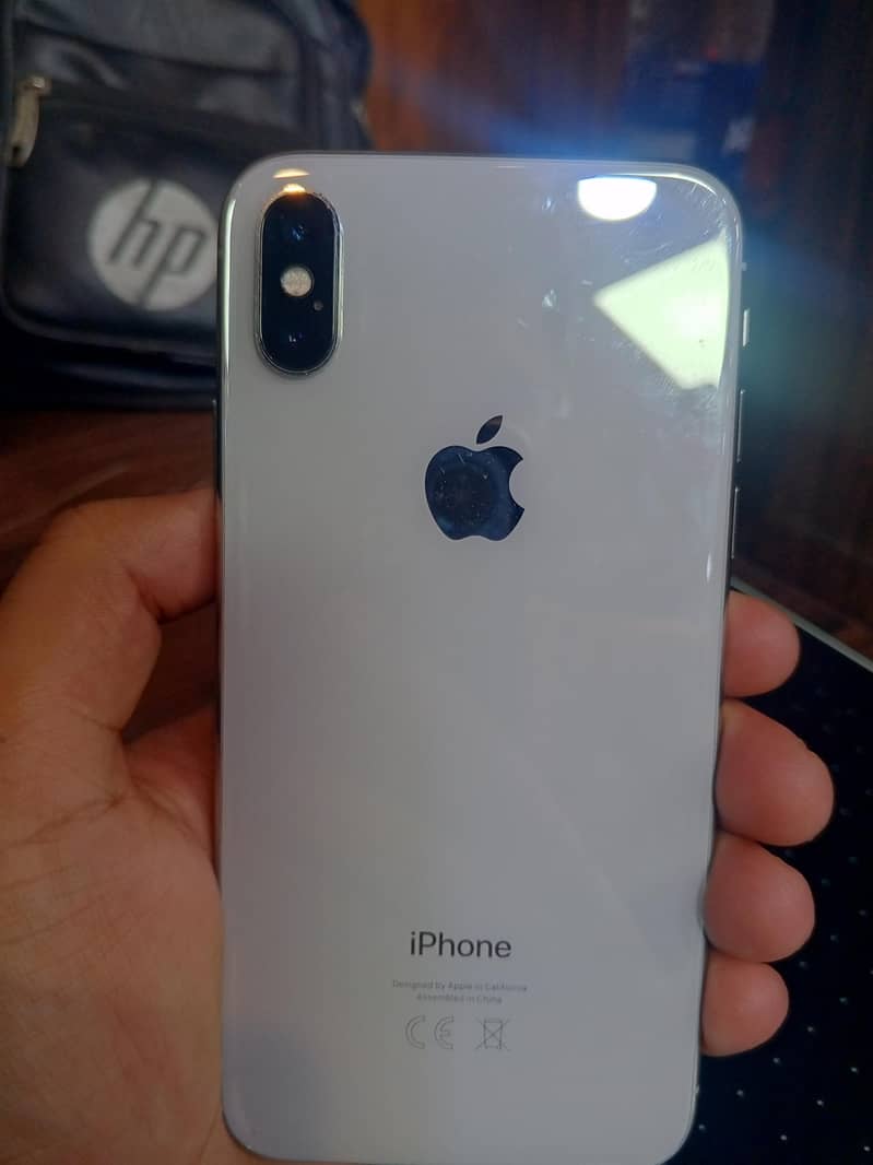 Apple iPhone X 4
