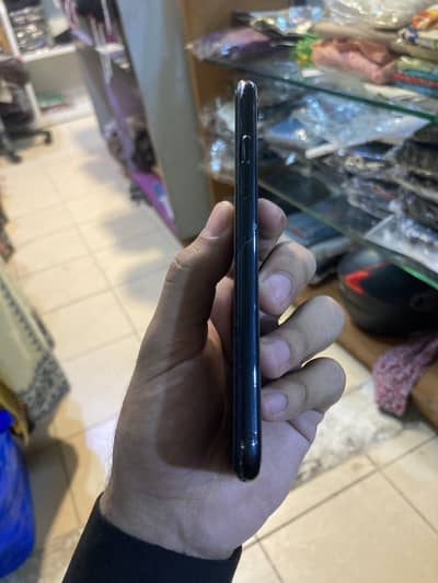 Apple iPhone SE
