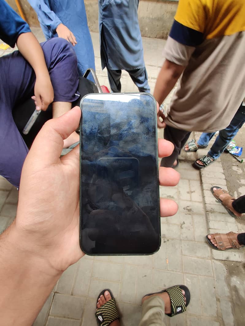 Apple iPhone 13 2