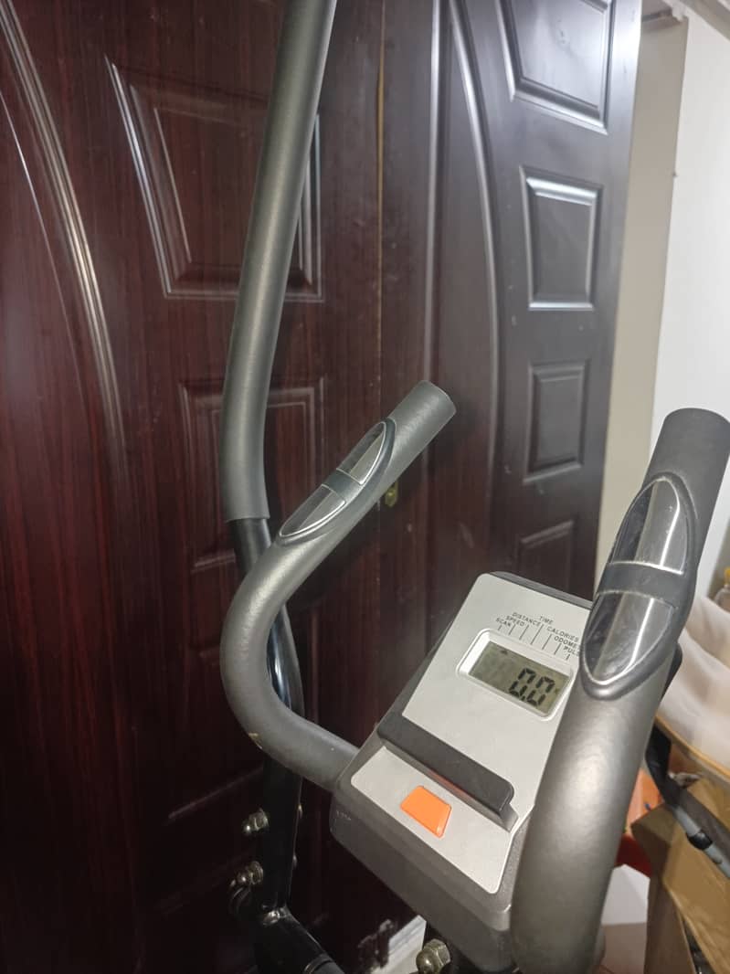Elliptical Excercise machine 4
