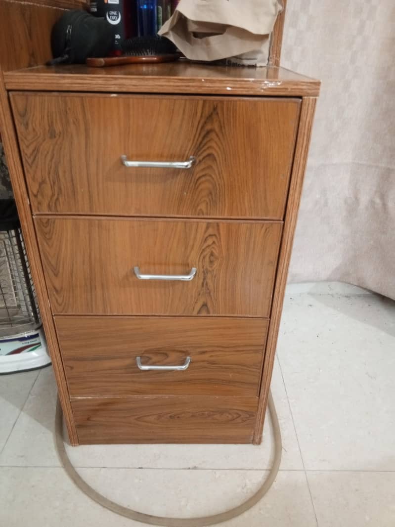 Excellent condition Dressing Table 1