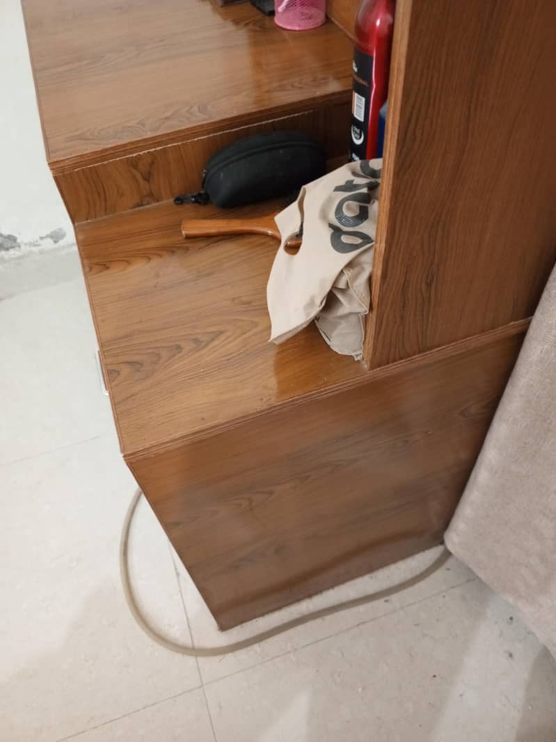 Excellent condition Dressing Table 5