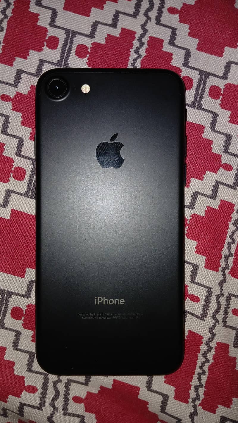 Apple iPhone 7 1