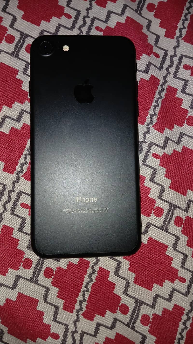 Apple iPhone 7 3