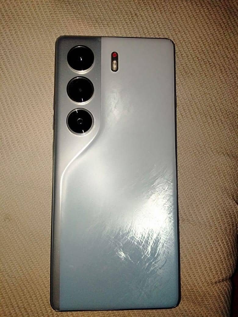 Tecno CAMON 40 4