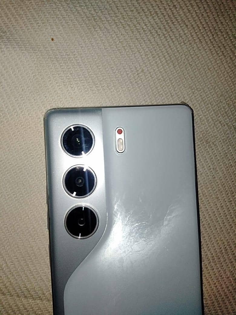 Tecno CAMON 40 6