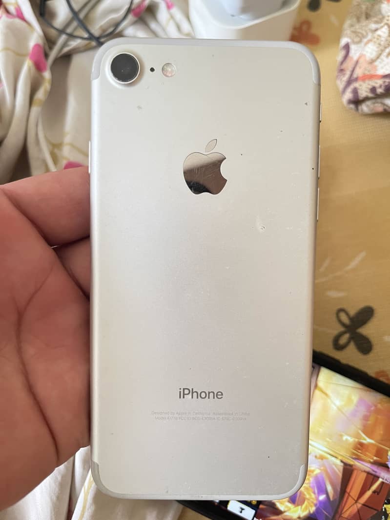 Apple iPhone 7 2