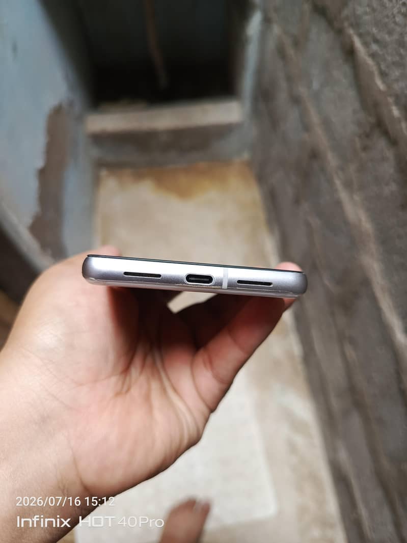 Google Pixel 7 4
