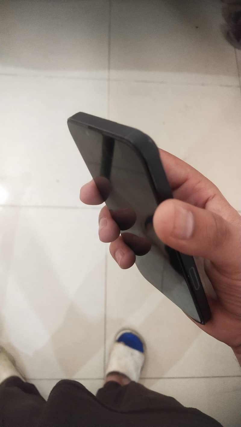 Apple iPhone 13 3