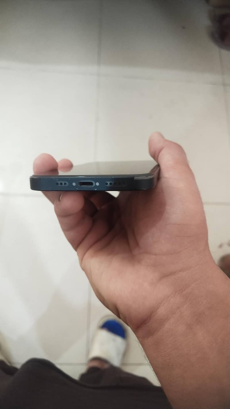 Apple iPhone 13 4