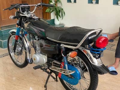 Bikes       Honda 125.    honda 125 in burewala.   motorcycle s