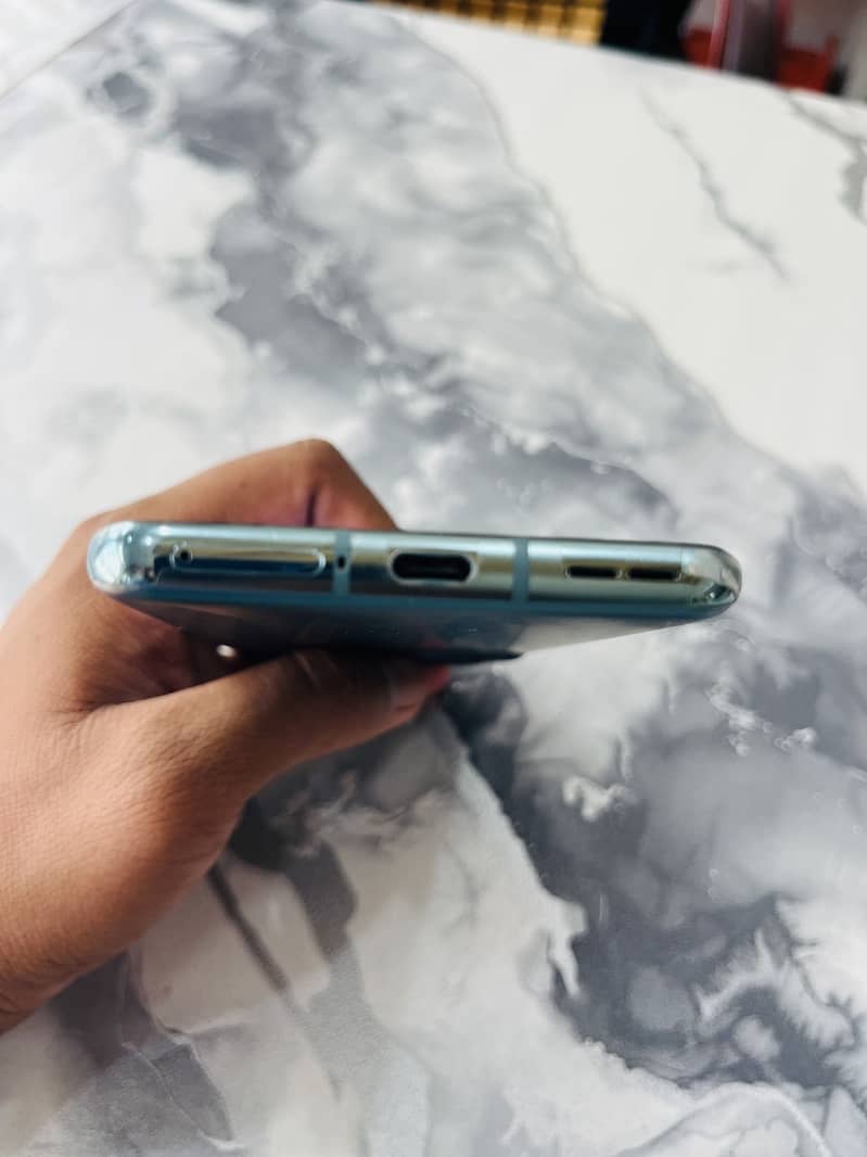 One Plus 10 Pro 4