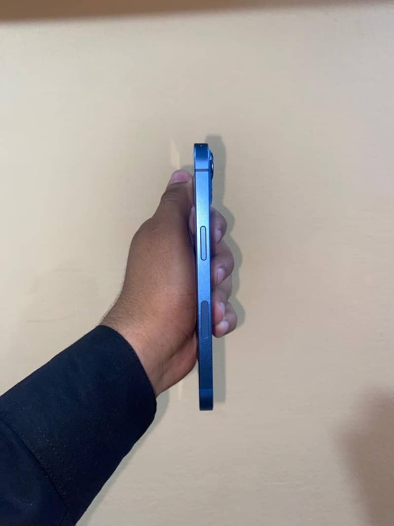 Apple iPhone 13 3