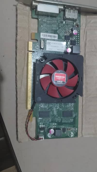 AMD  Radeon HD 7000 [1GB VRam]