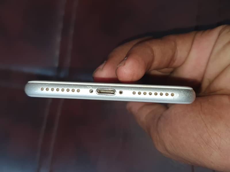 Apple iPhone 7 Plus 2