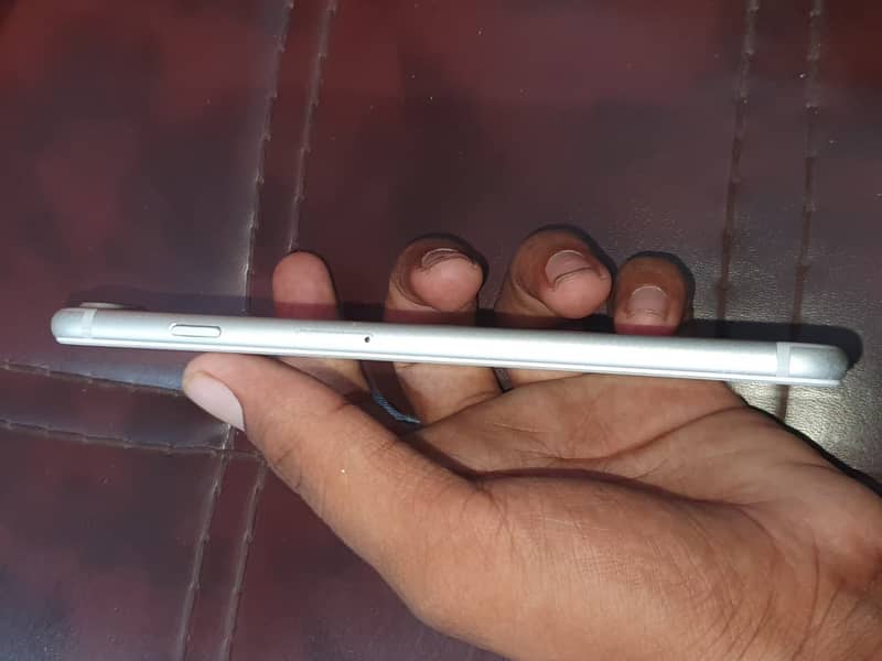 Apple iPhone 7 Plus 4