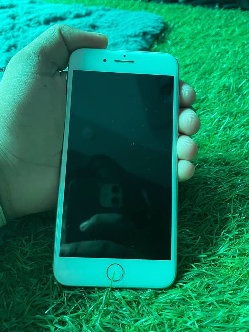 Apple iPhone 8 Plus 2
