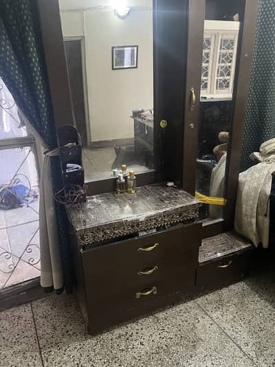 Dressing table good condition