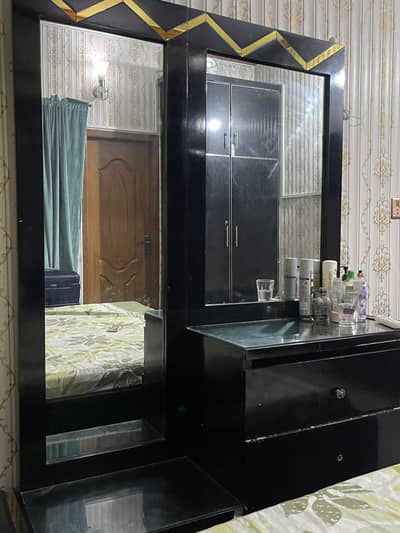 Dressing table