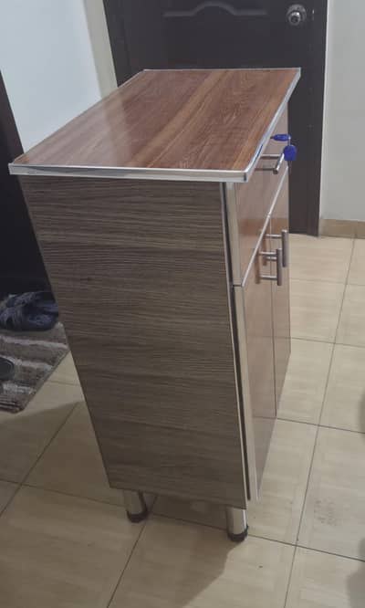 Storage table