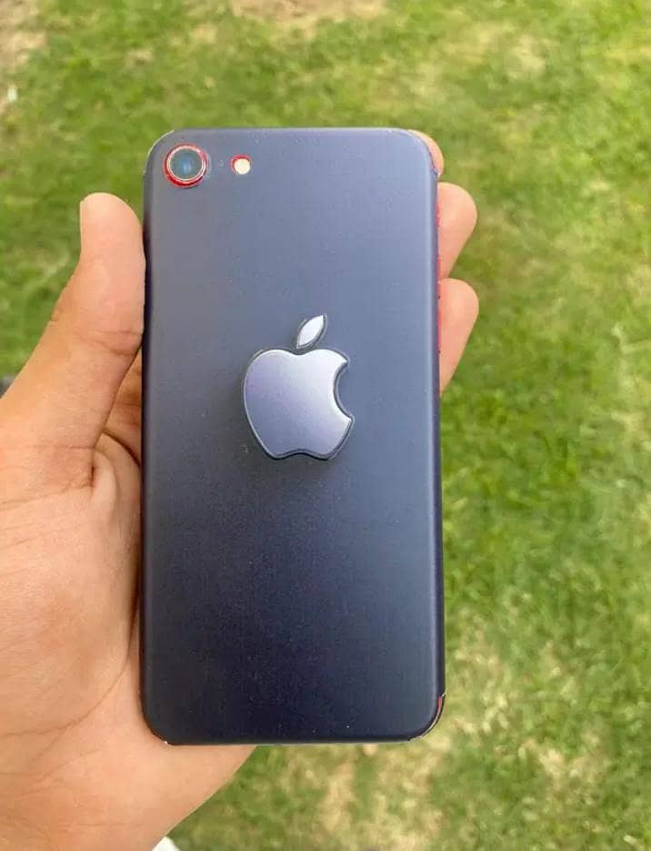 Apple iPhone 7 2
