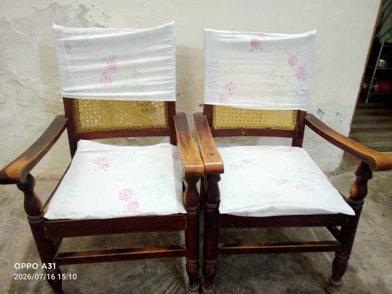 chairs 0