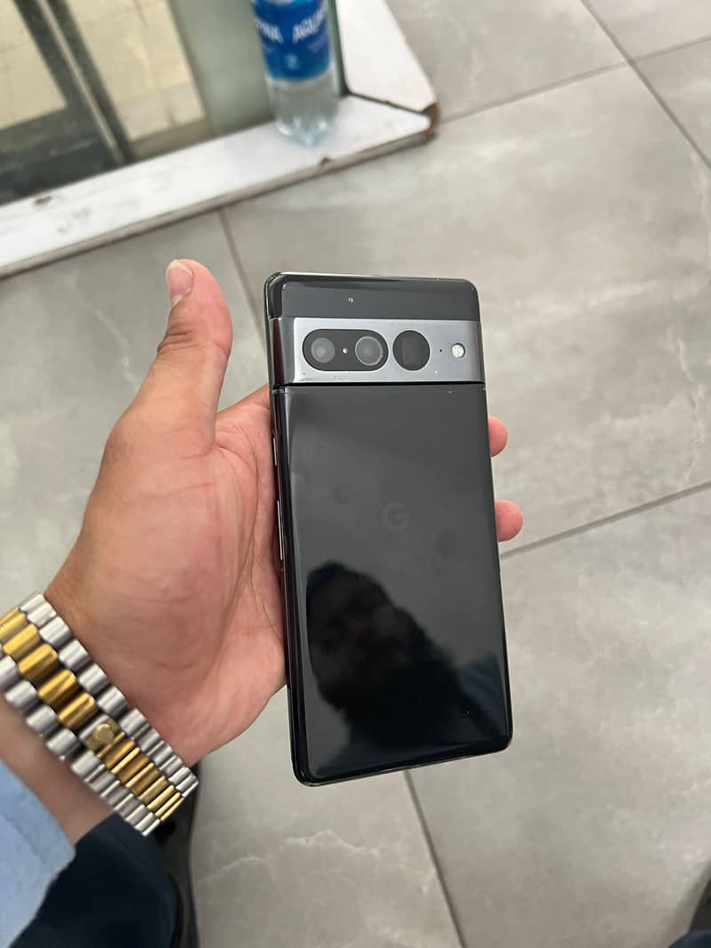 Google Pixel 7 Pro 12GB RAM / 128GB Storage – Excellent Condition 3