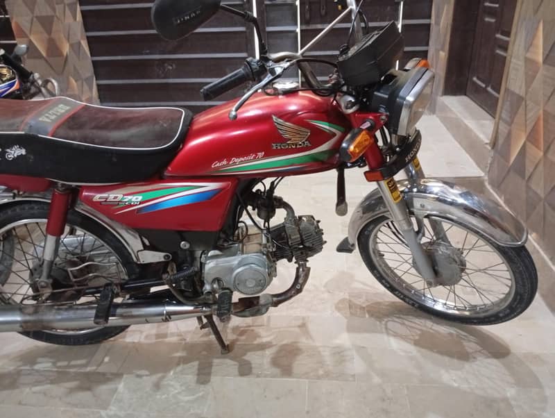CD 70 Red 9