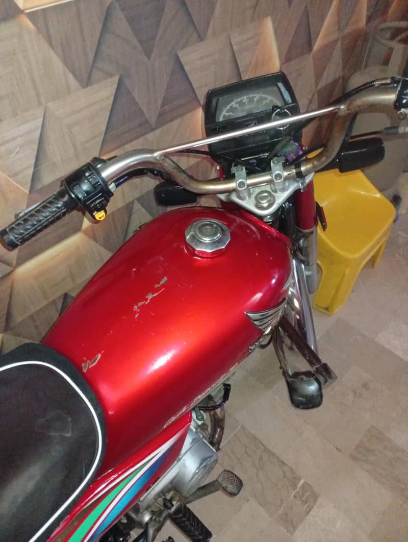 CD 70 Red 10