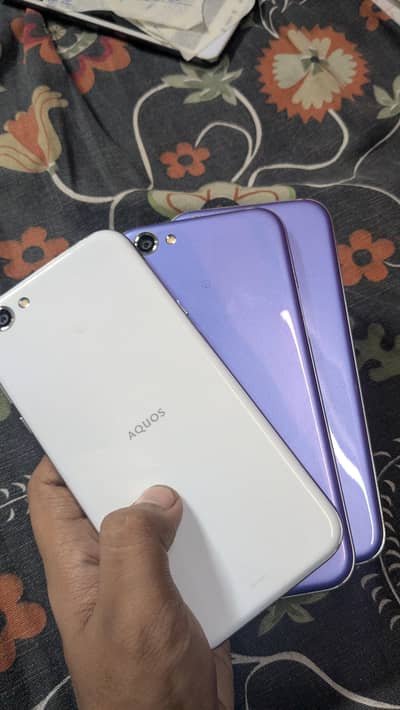 Sharp Aquos R1