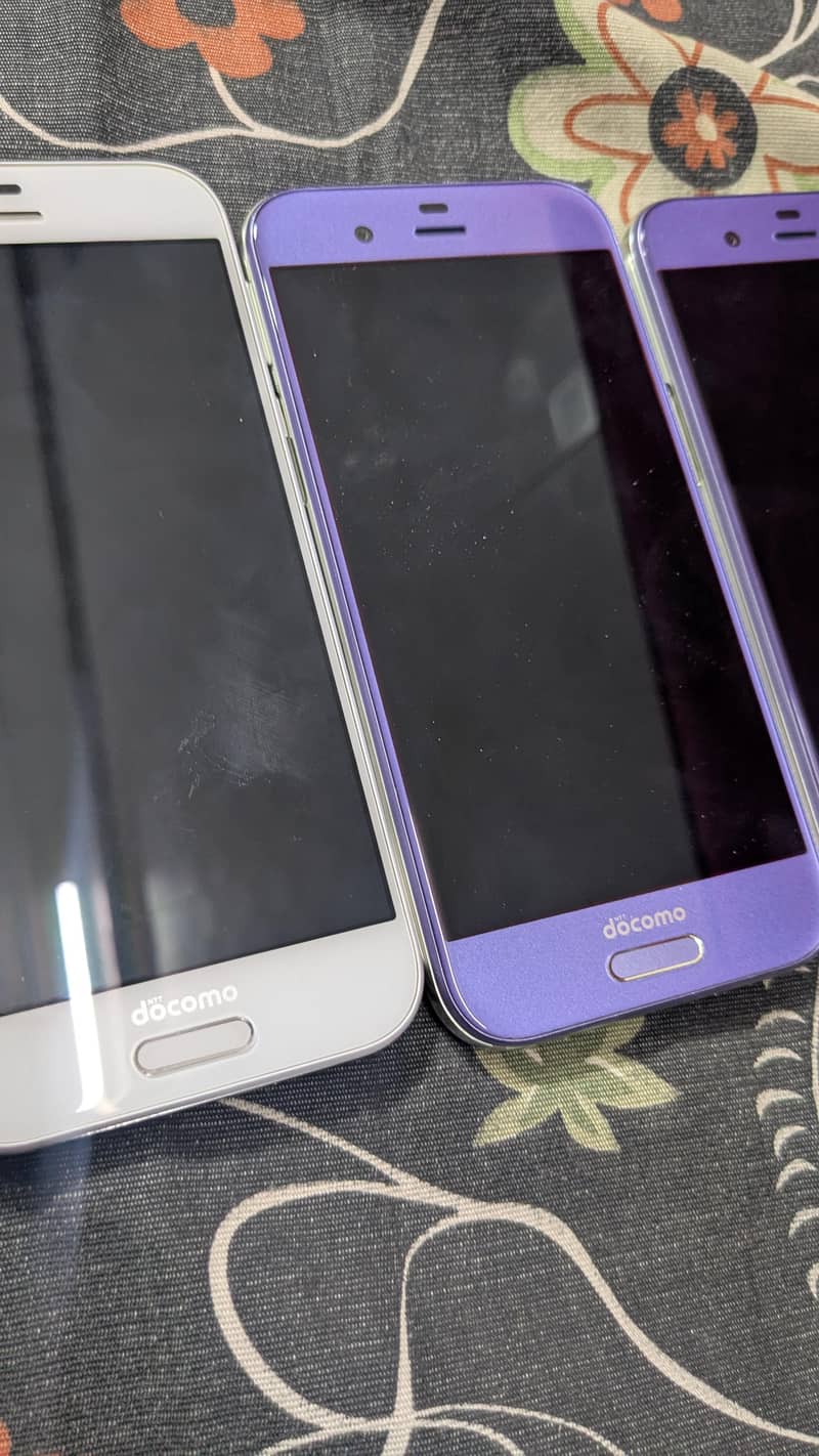 Sharp Aquos R1 3