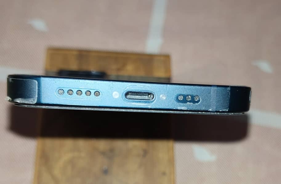 Apple iPhone 13 1