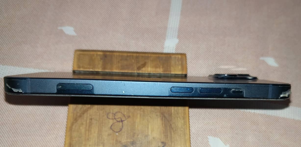 Apple iPhone 13 2