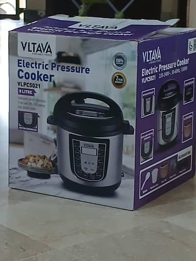 vltava electric pressure cooker with capacity of 8 liter in new condit