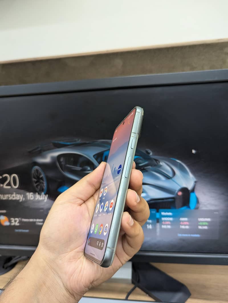 Google Pixel 8 4
